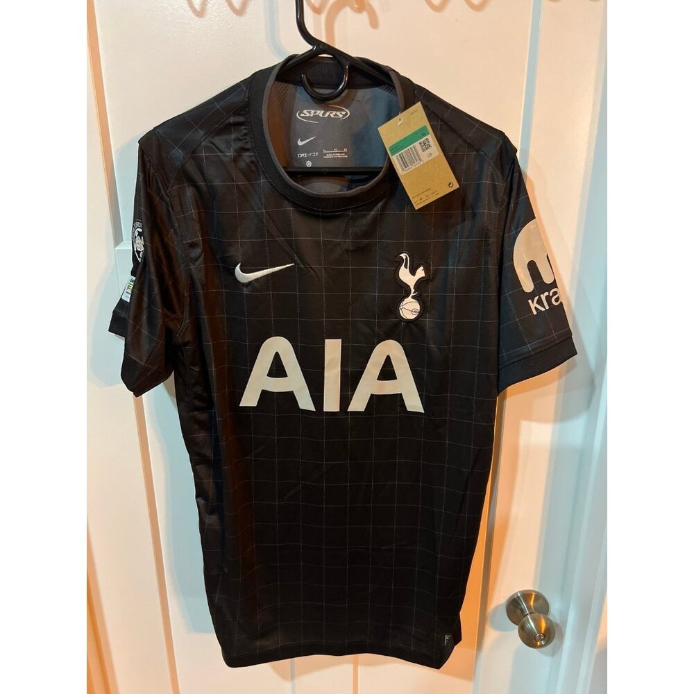 Source Unknown:  Tottenham Hotspur 2025/26 away shirt.